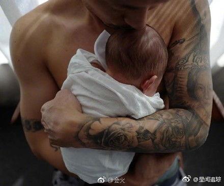 花臂哥吃瓜,揭秘娱乐圈幕后风云  第1张