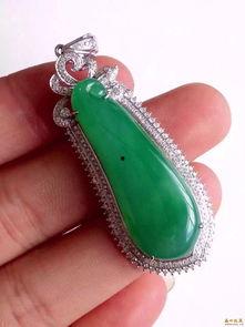 翡翠吃瓜富婆图片  第3张