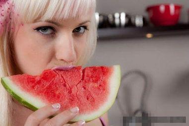 吃瓜美少女可可,揭秘娱乐圈幕后故事  第2张