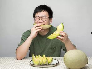 山东吃瓜男,揭秘山东特色美食背后的故事  第2张