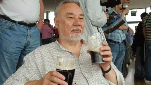 保定吃瓜大爷事件,网络热议背后的真相与反思